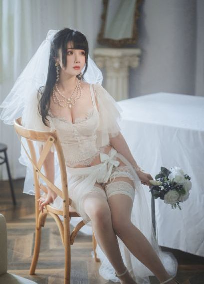 吊带袜天使动漫