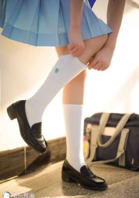 护士扒下内裤让我爽一夜